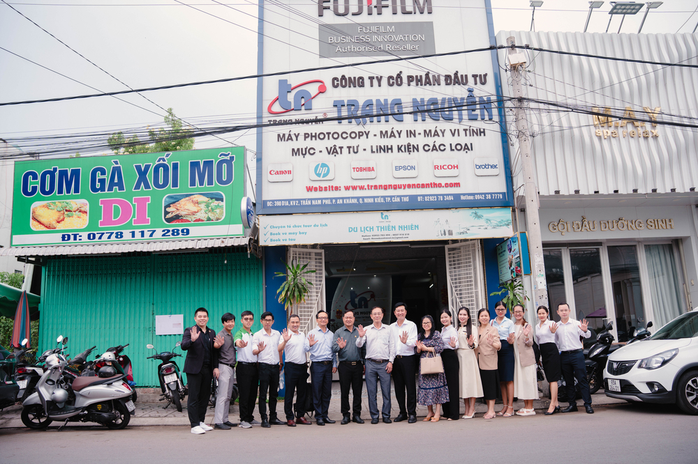 2/ Đến thăm Công ty Cổ phần Đầu tư Trang Nguyễn