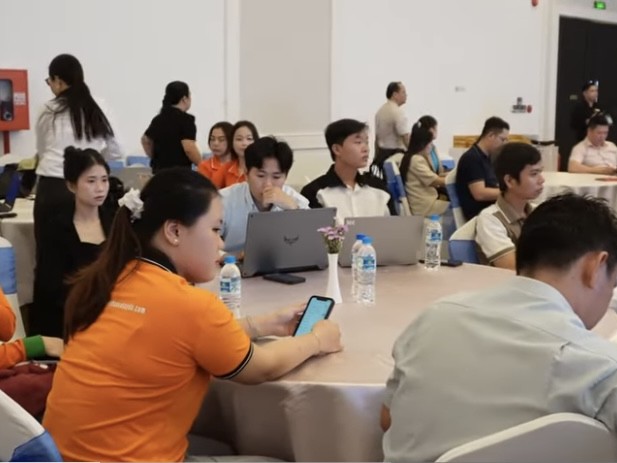 Đông đảo doanh nghiệp tham dự