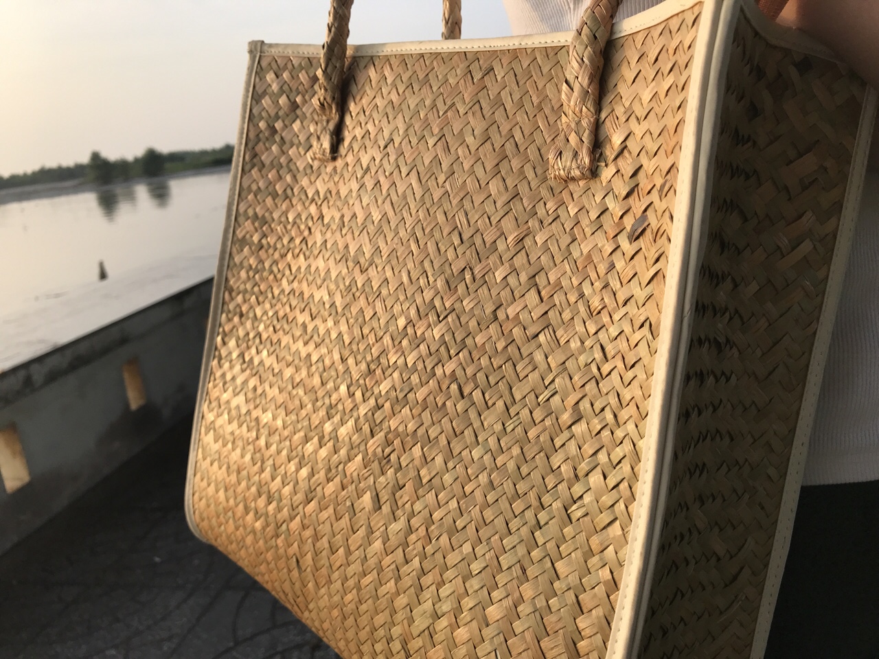 Túi xách cỏ bàng là gì?