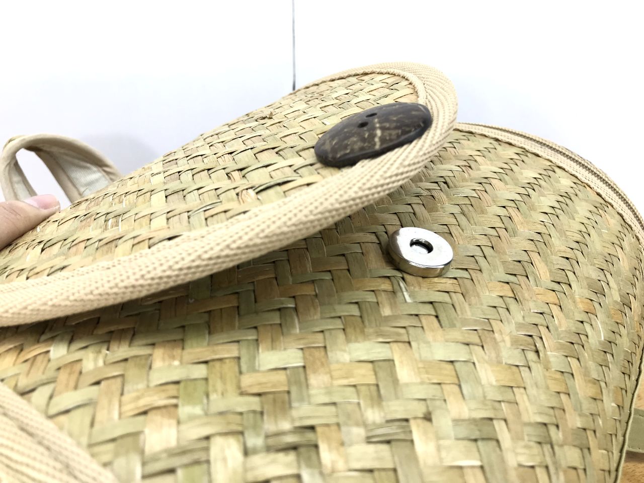 Không để túi quá nặng