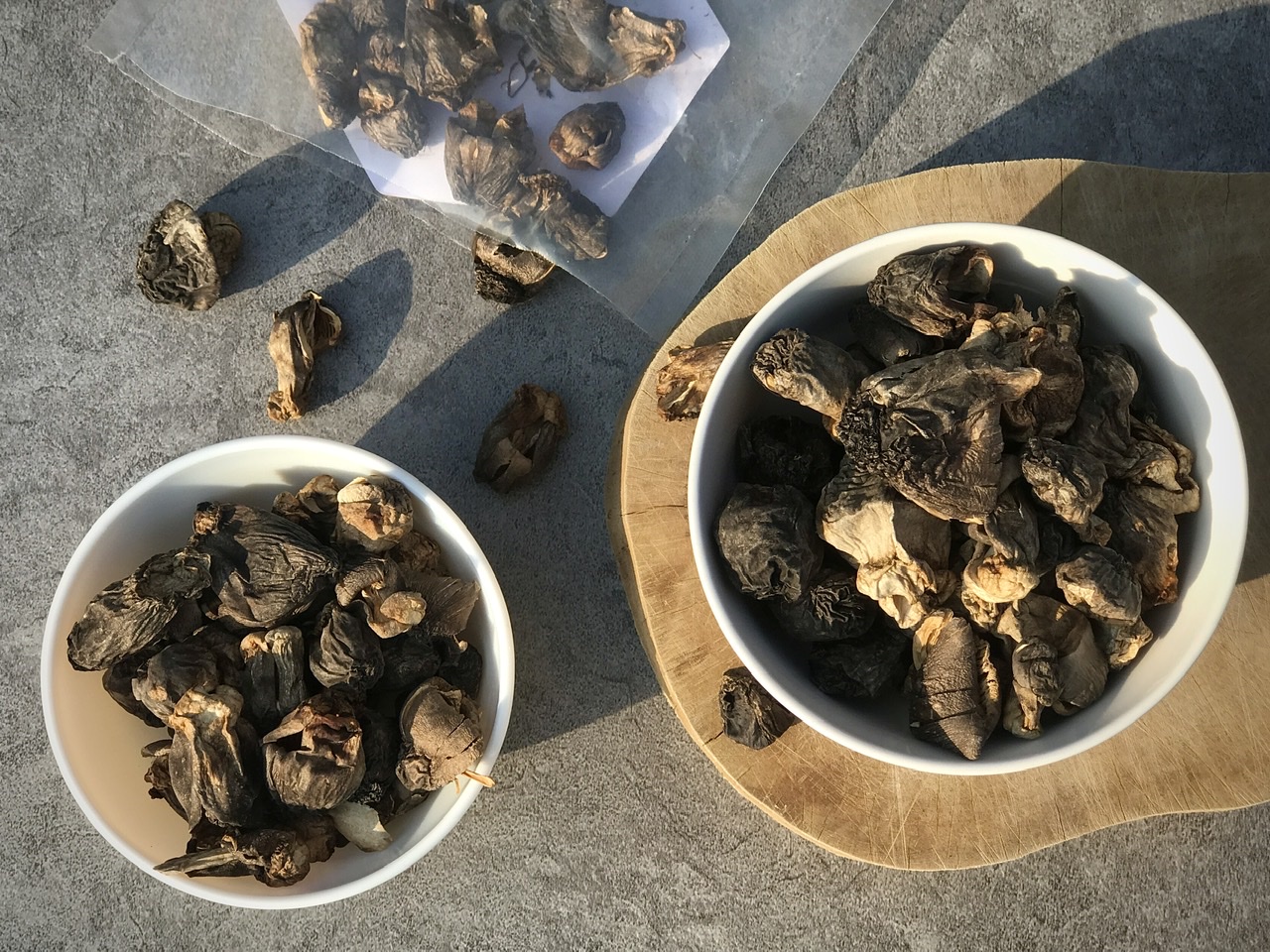 Rửa nấm trực tiếp bằng nước