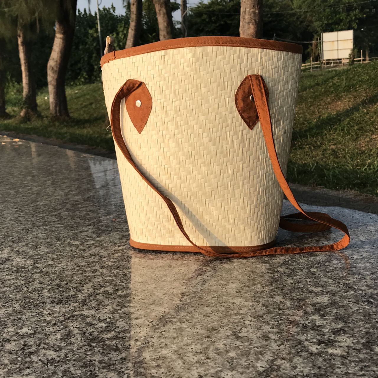 Túi xách cỏ bàng là gì?