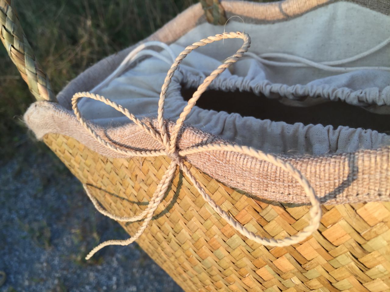 Kiểm tra kỹ càng đường may và chất liệu