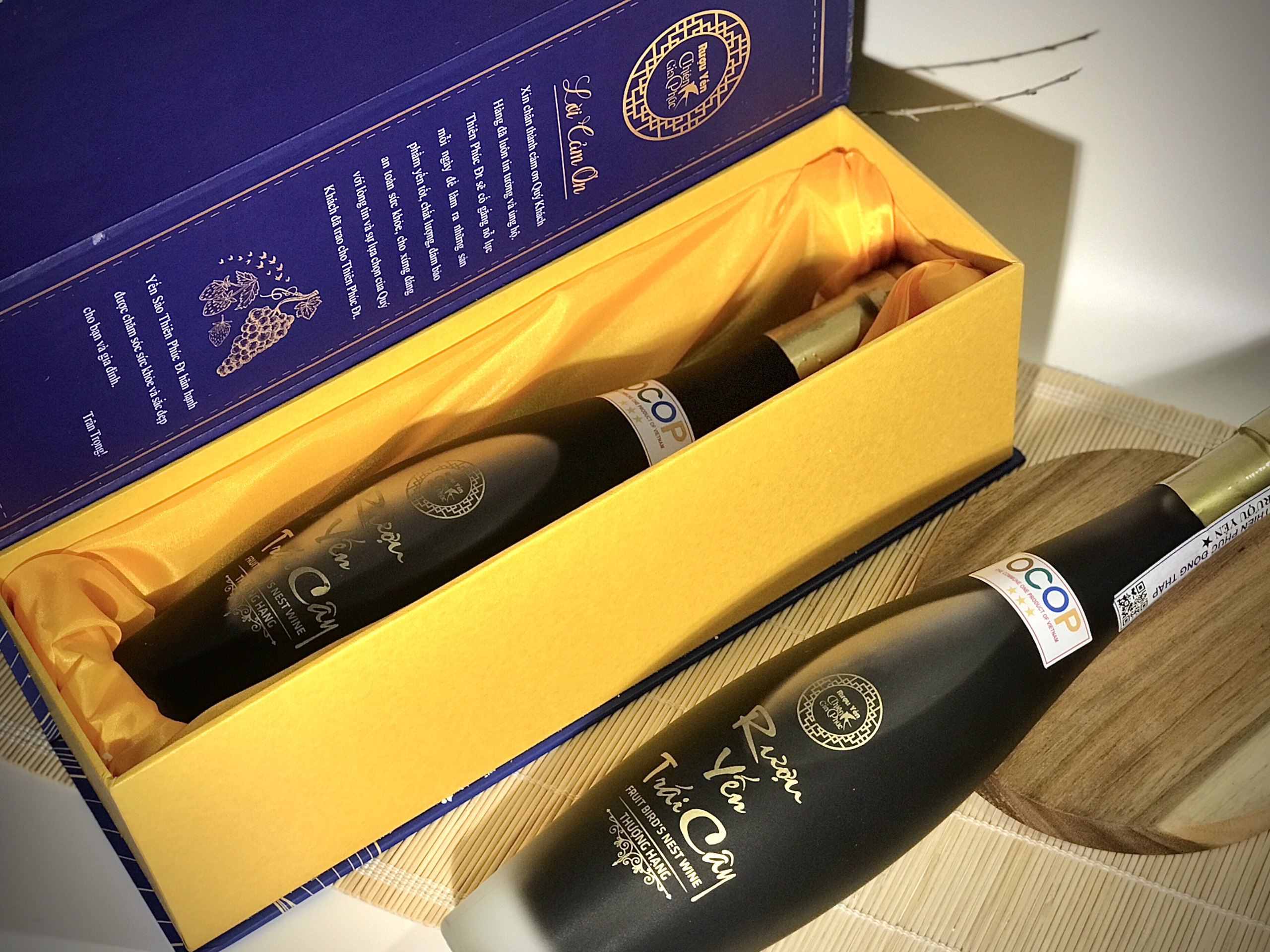 Sự kết hợp tinh tế giữa rượu, yến sào và trái cây