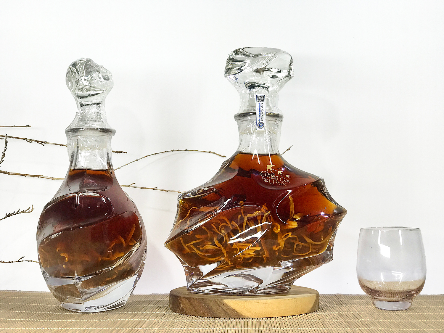 Điểm độc đáo của rượu yến đông trùng hạ thảo 