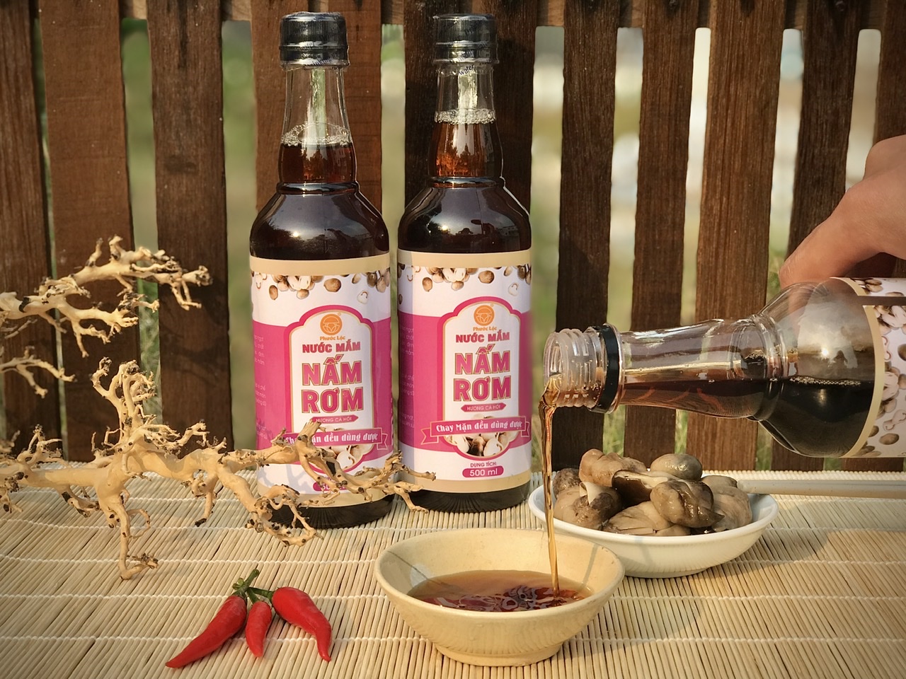 Chọn nước mắm dựa vào màu sắc