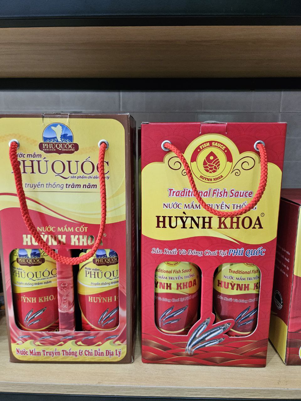 Nước mắm công nghiệp khác nước mắm hóa chất