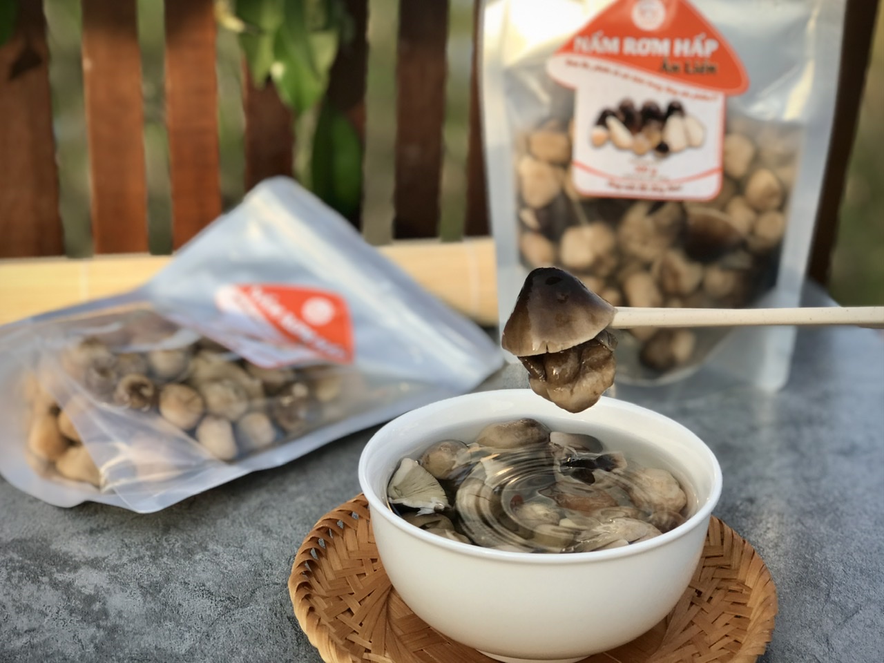 Không ăn quá nhiều, liên tục