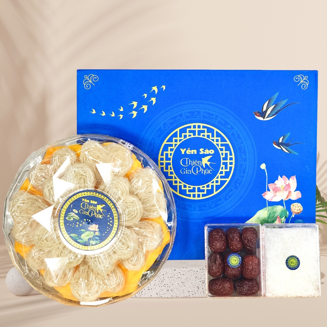 Ngâm yến với nước trà