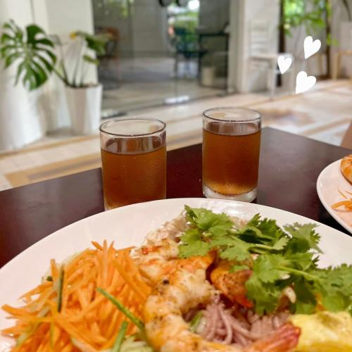 1. Trà đậu đỏ nguyên hạt và trà túi lọc loại nào tốt hơn?