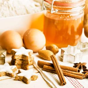 Những Món Ăn Vặt Làm Từ Mật Ong Vô Cùng Ngon Miệng