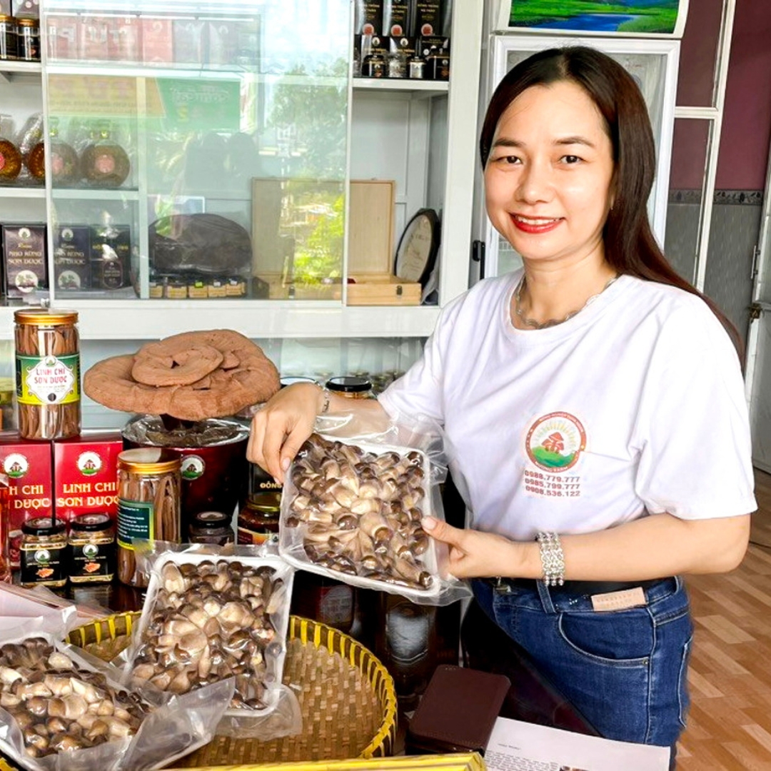 Tạo Việc Làm Cho Phụ Nữ Nông Thôn Bằng Nghề Trồng Nấm