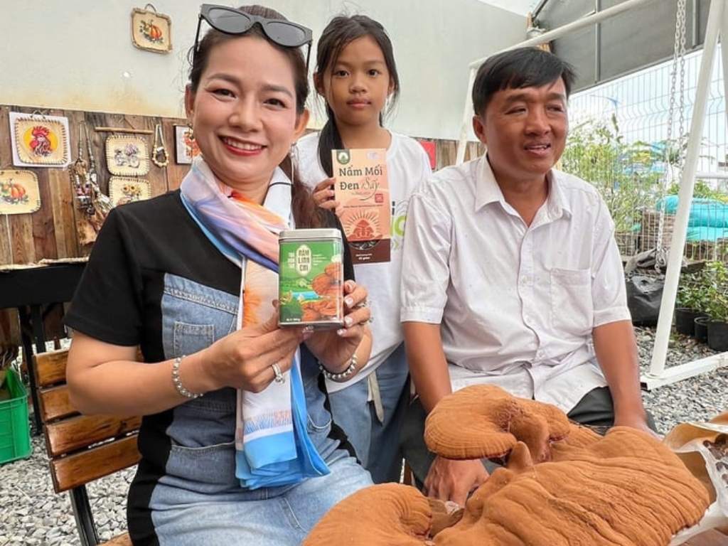 Vợ chồng chị Nương – anh Hiền: Chung tay kiến tạo mô hình nông nghiệp bền vững