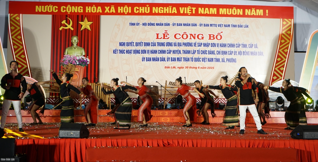 Đặc sắc chương trình nghệ thuật “Đắk Lắk - Phú  Yên một dải non sông, một tấm lòng”