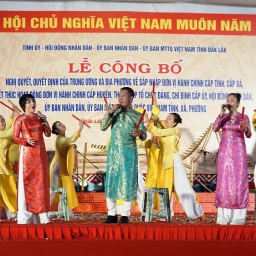 Đặc Sắc Chương Trình Nghệ Thuật "Đắk Lắk - Phú Yên Một Dải Non Sông, Một Tấm Lòng"