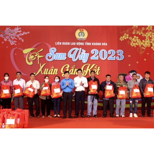 Trao yêu thương, Tết sum vầy