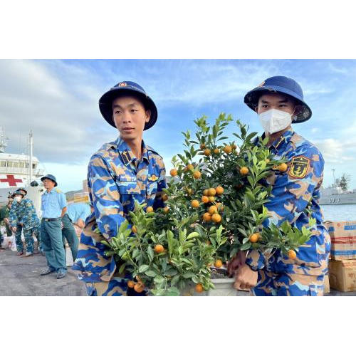 Mang mùa xuân ra Trường Sa