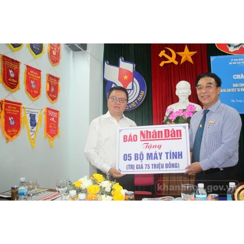 Đoàn Công Tác Báo Nhân Dân Làm Việc Với Hội Nhà Báo Tỉnh