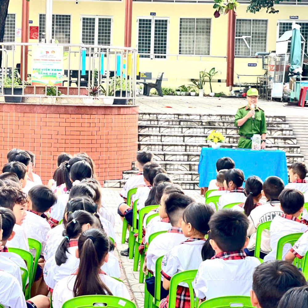 Công An Đặc Khu Kiên Hải Tuyên Truyền Về Pháp Luật Trật Tự, An Toàn Giao Thông