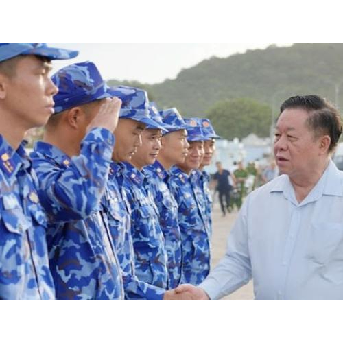 Đồng chí Nguyễn Trọng Nghĩa thăm, làm việc tại đặc khu Kiên Hải, tỉnh An Giang