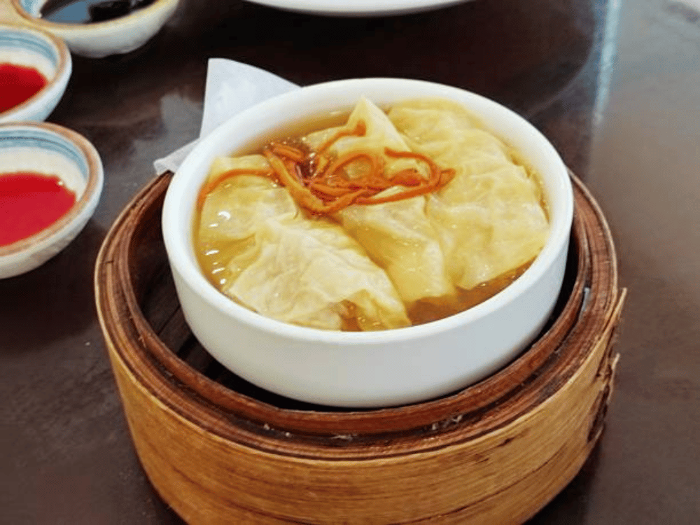 Uống bổ sung đông trùng hạ thảo