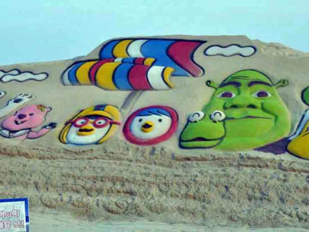 8. Lễ hội Cát Haeundae