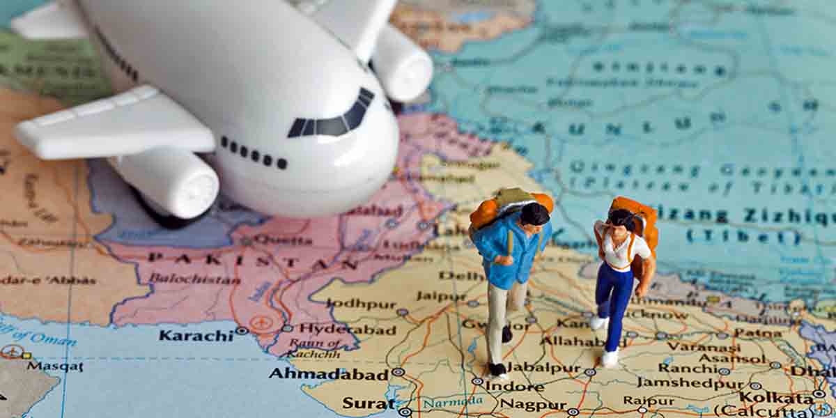 Vé máy bay hoặc vé du lịch