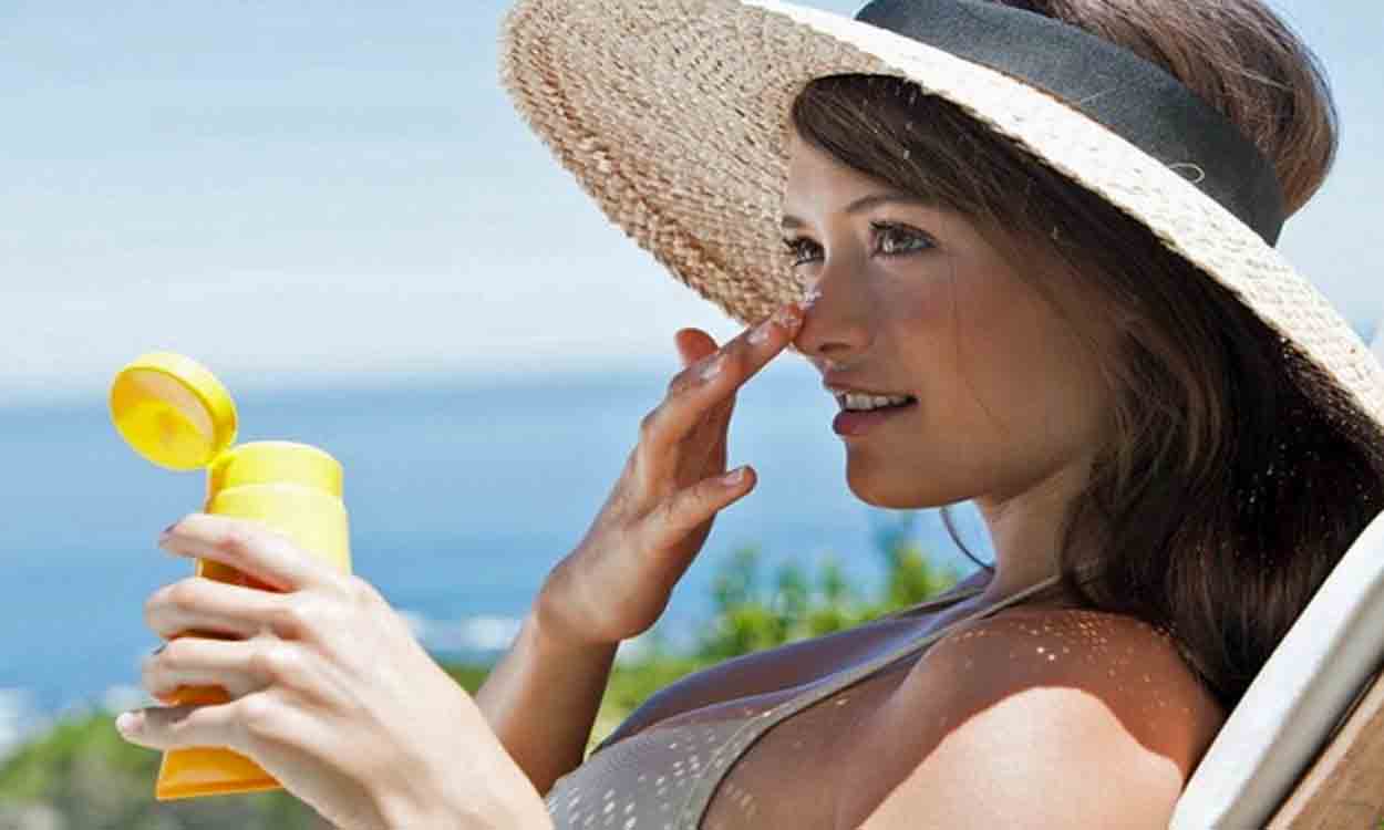 Luôn bôi kem chống nắng khi đi ra ngoài