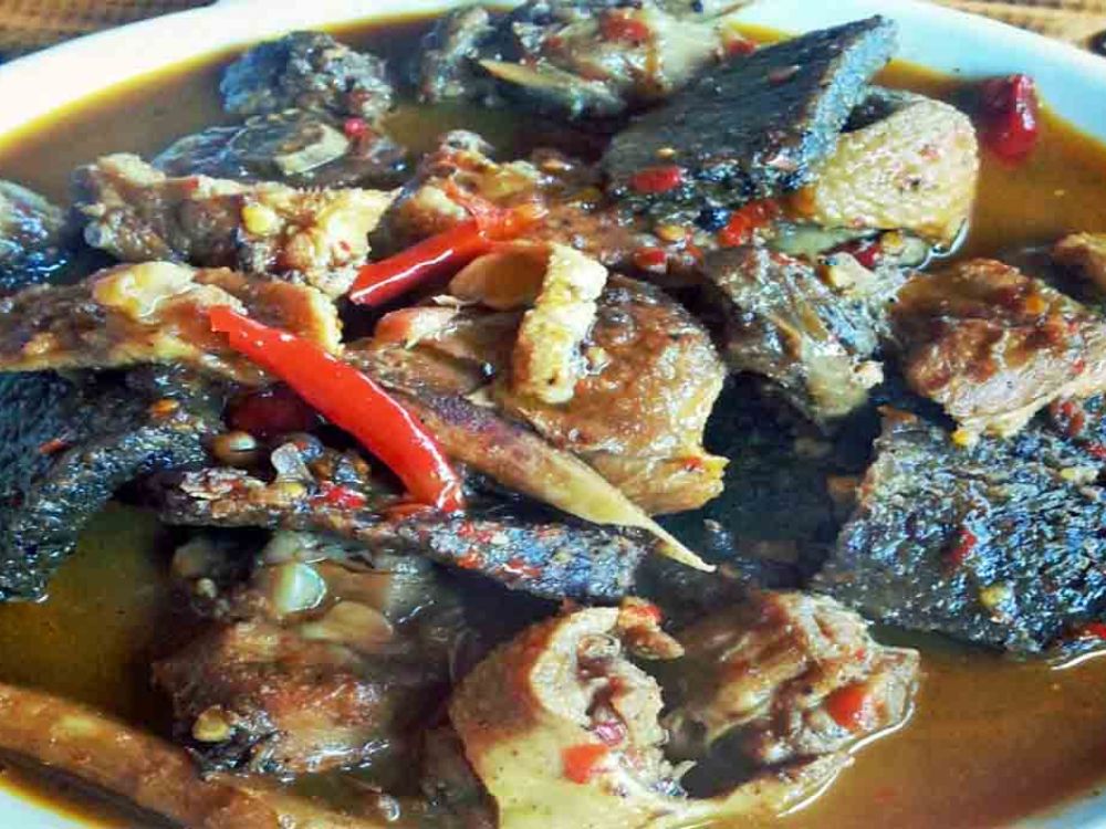 Vịt hầm tiết, gạo nếp