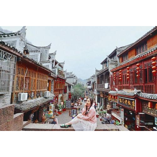 Khu phố cổ Phượng Hoàng cổ trấn