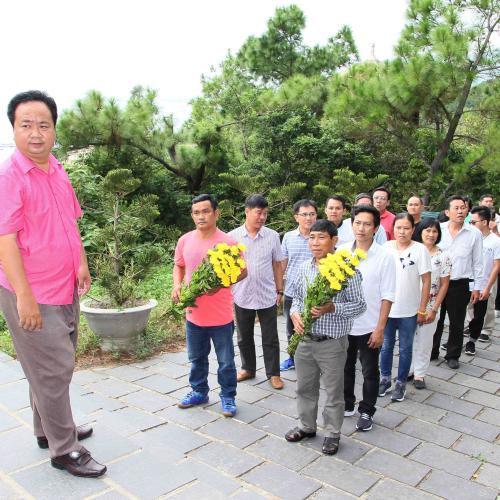 Đoàn Tham Quan Đồng Hới - Huế - Đà Nẵng