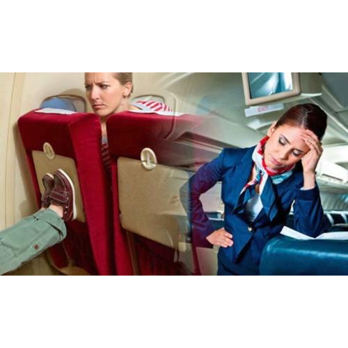 Đừng gác chân và chiếm chỗ để tay vịn