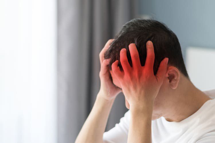 1. Nỗi Lo Từ Những Cơn Đau Đầu Kéo Dài