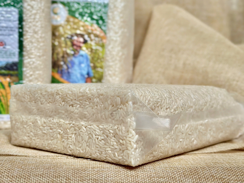 Dùng nước vo gạo và bột nghệ