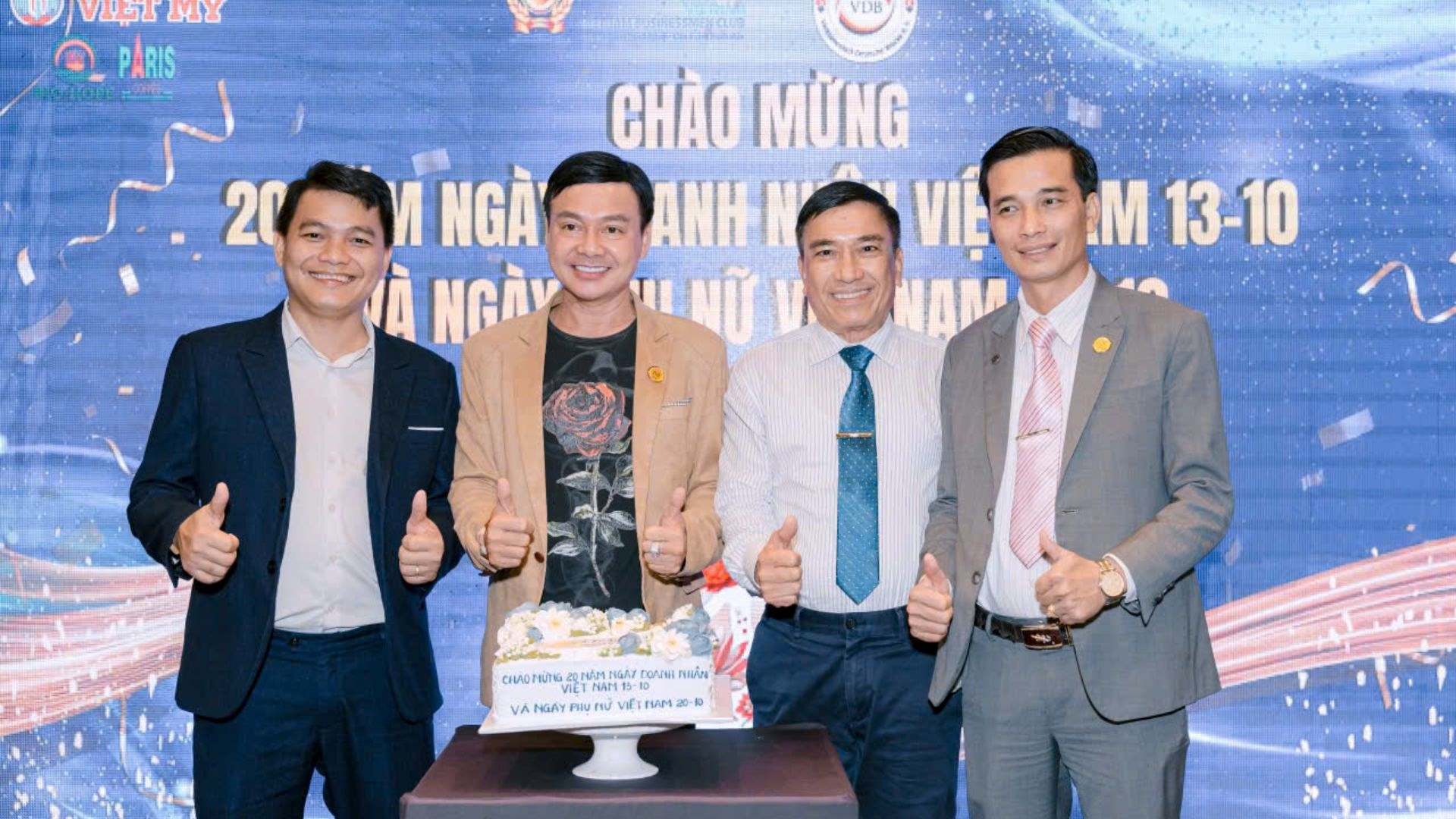 Gắn kết với cộng đồng qua hành động thiết thực