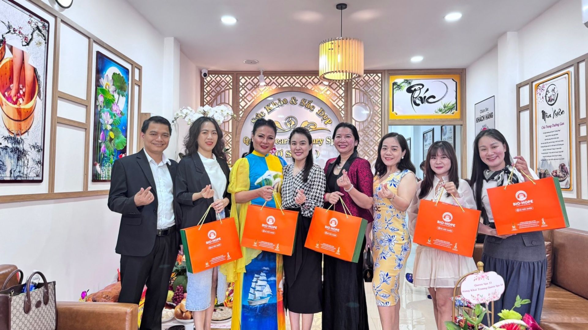 2. Hợp lực nâng cao giá trị dịch vụ tại Queen Pearl Luxury Spa