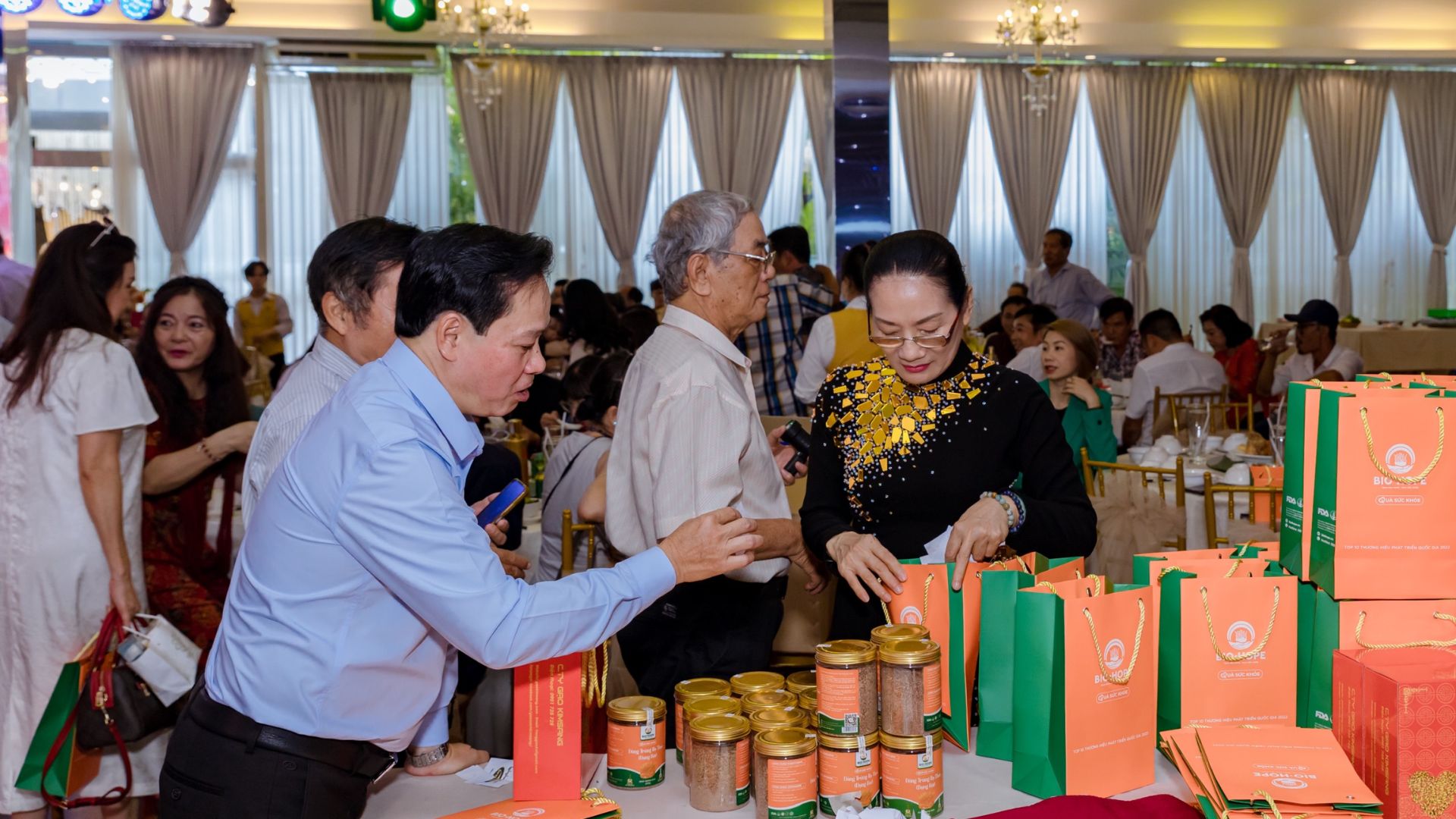 Tầm nhìn đồng hành và lan tỏa giá trị nhân văn