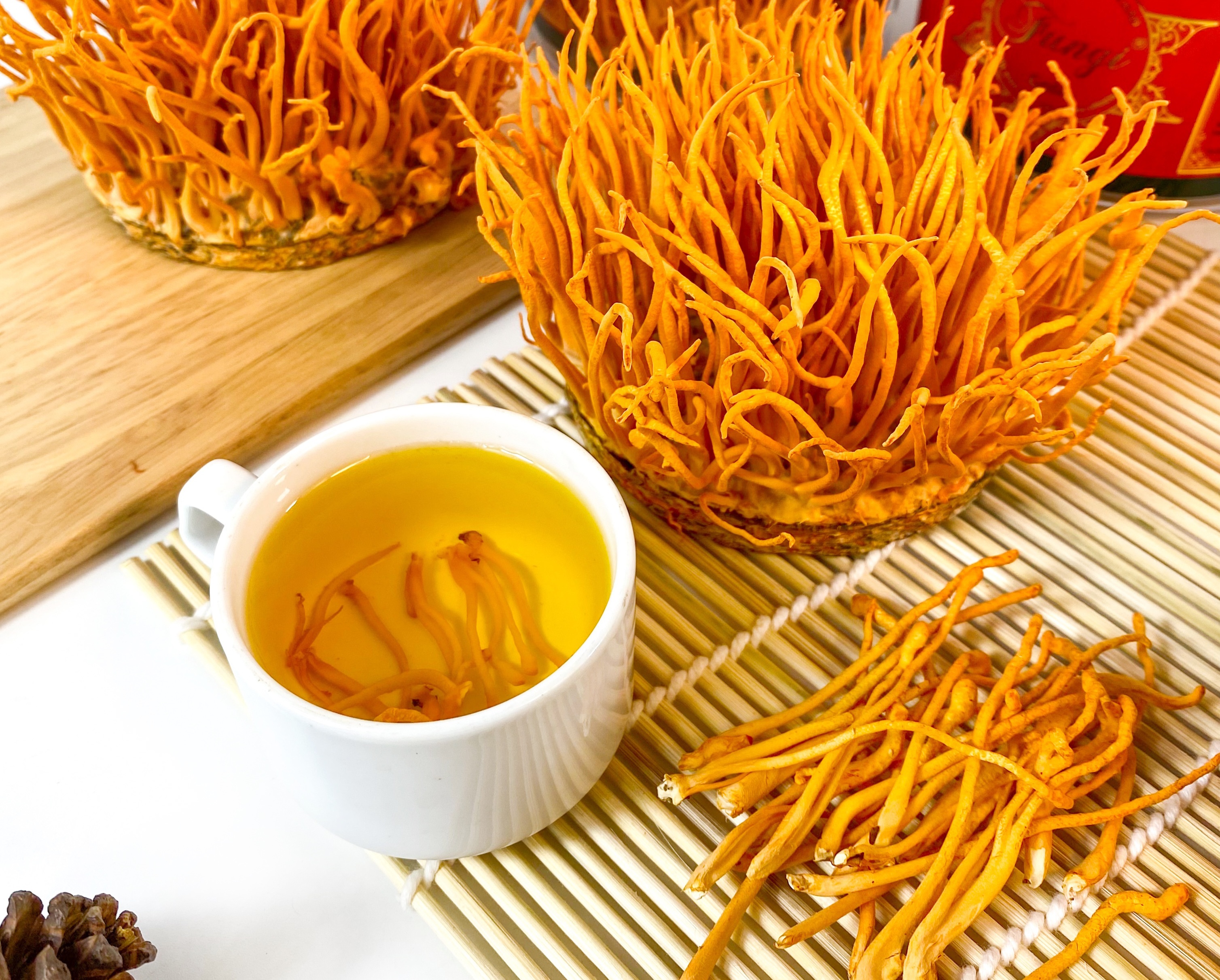 Chỉ dùng mắt thường để phân biệt đông trùng hạ thảo