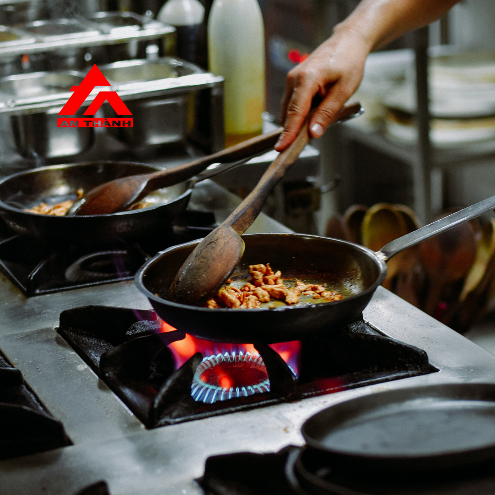 Nhà Có Người Cao Tuổi? Hãy Giảm Dầu Mỡ Ngay Từ Hôm Nay