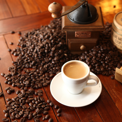 Tách Cà Phê Và Hành Trình Nâng Cao Sức Khỏe Mỗi Ngày