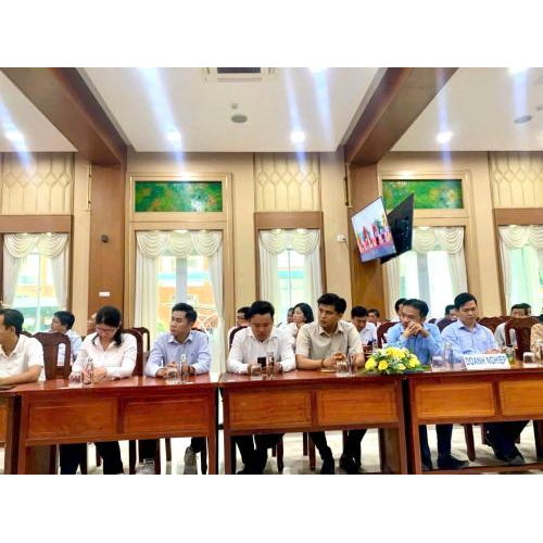 Lãnh đạo và khách mời tham dự