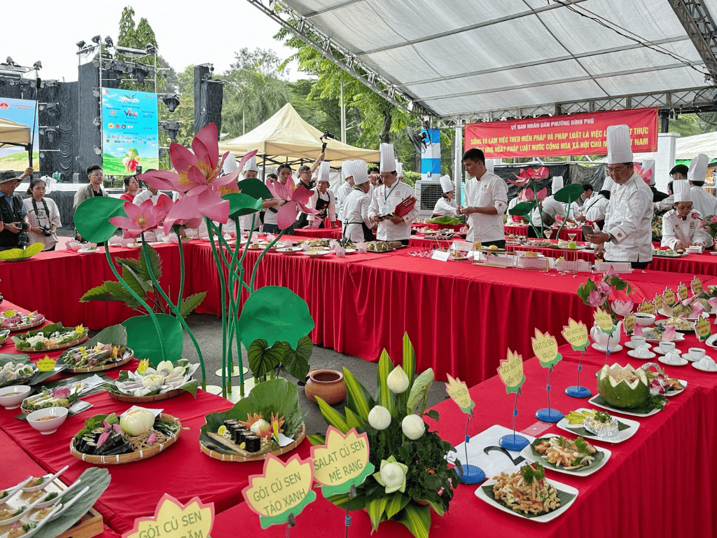 Hương Sen Lan Tỏa Giữa Lễ Hội Ẩm Thực Chay 2025