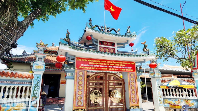 Đình thần Nguyễn Trung Trực