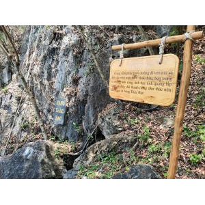 Khám phá vẻ đẹp độc đáo của Núi Đá Dựng