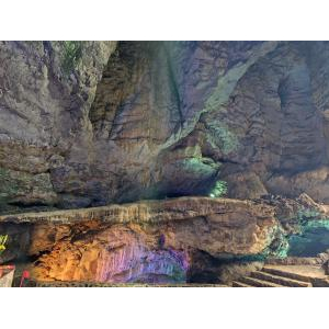 Khám phá vẻ đẹp độc đáo của Núi Đá Dựng