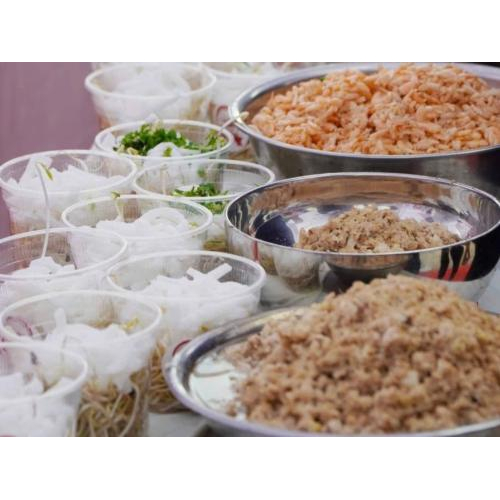 Tận mắt chứng kiến nghệ nhân chế biến món ngon trứ danh