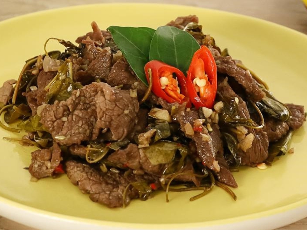 3. Bò xào lá giang