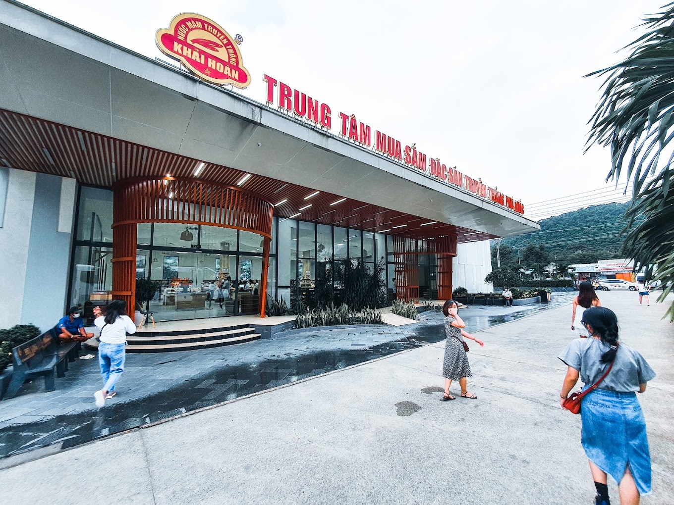 Trải nghiệm tham quan & mua sắm tại Khải Hoàn