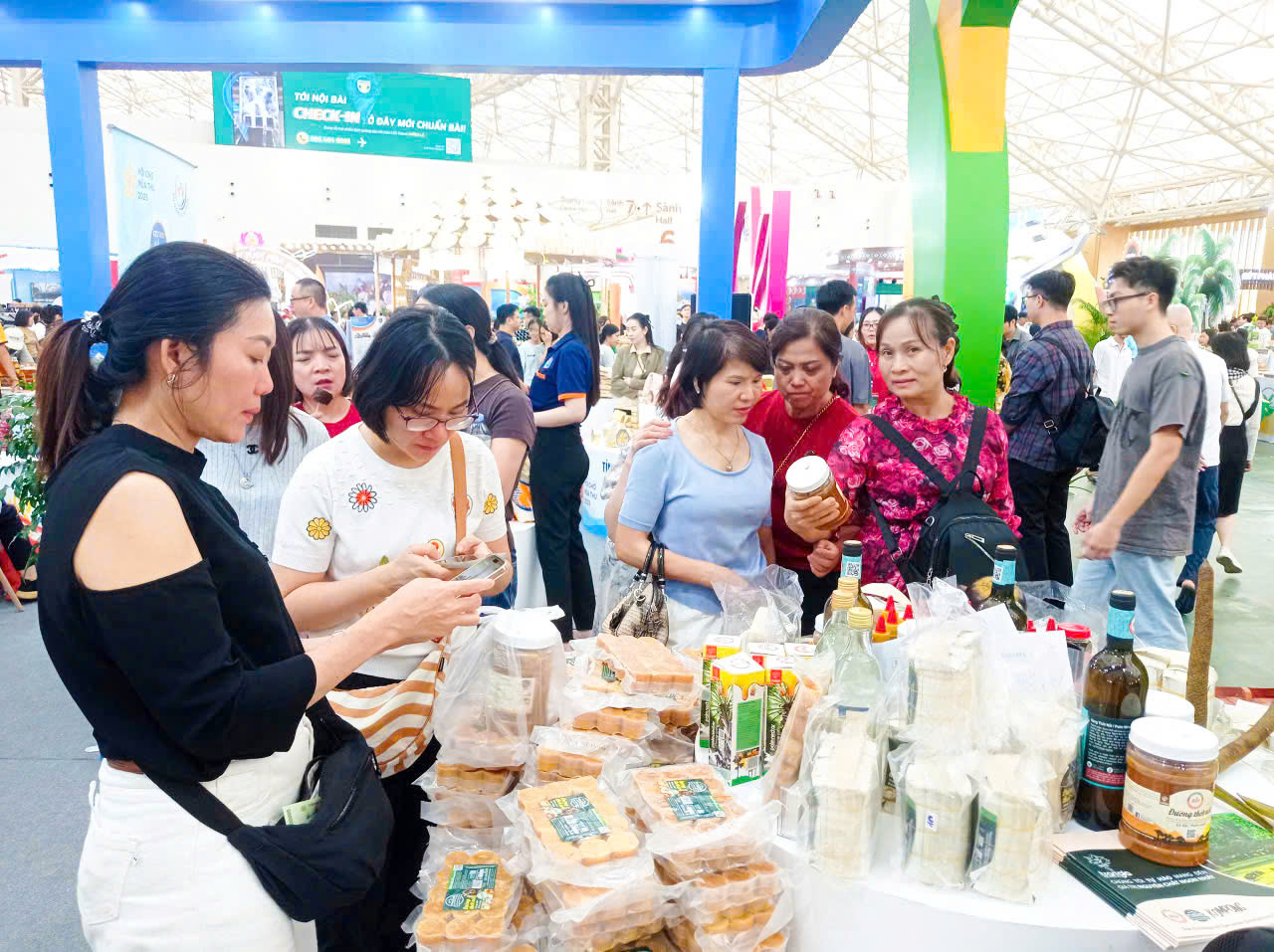 Sắc màu sản phẩm – Vẻ đẹp từ quê hương An Giang