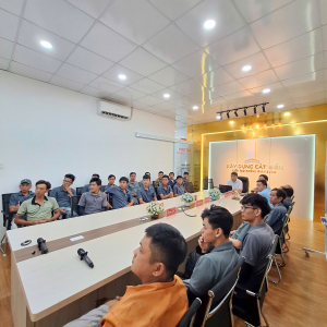 2. Nguồn nhân lực